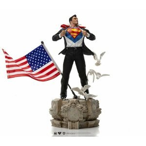 Figura DC Comics - Clark Kent - Deluxe Art Scale