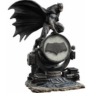 Figura DC Comics - Batman on Batsignal Deluxe - Art Scale 1/10